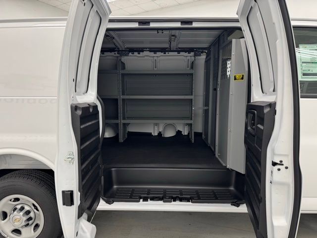 New 2025 Chevrolet Express 2500 w/ Driver Convenience Package image 24