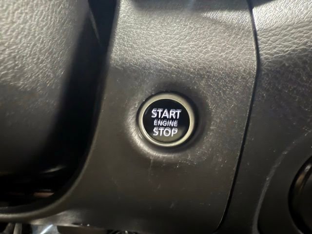 Used 2023 Nissan Frontier SV image 41