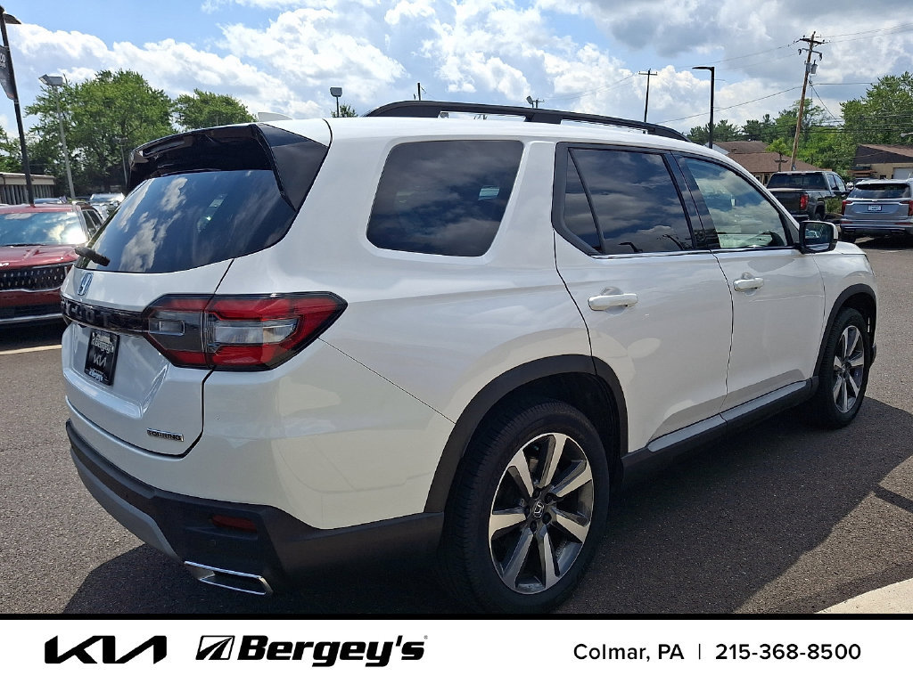 Used 2023 Honda Pilot Touring image 5