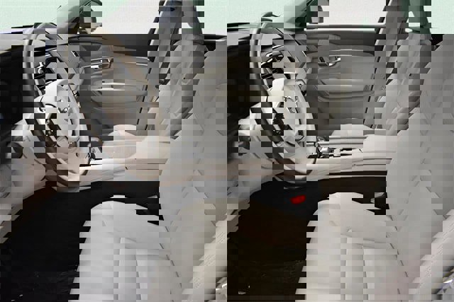 Used 2024 Volvo XC90 B6 Plus image 24