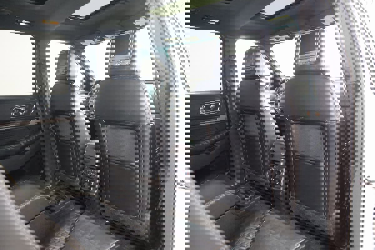 Used 2016 Ford Explorer Platinum image 17