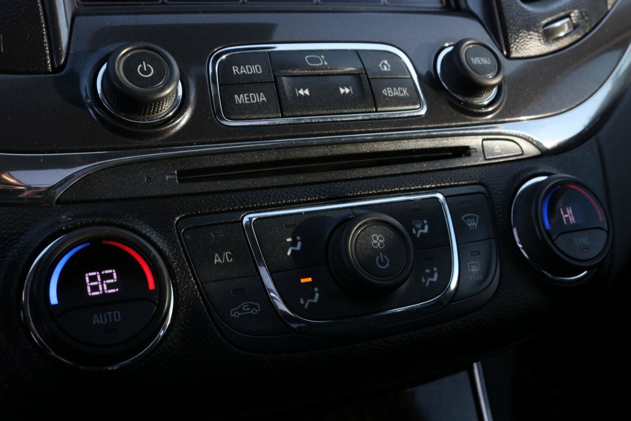 Used 2014 Chevrolet Impala LTZ FWD image 33