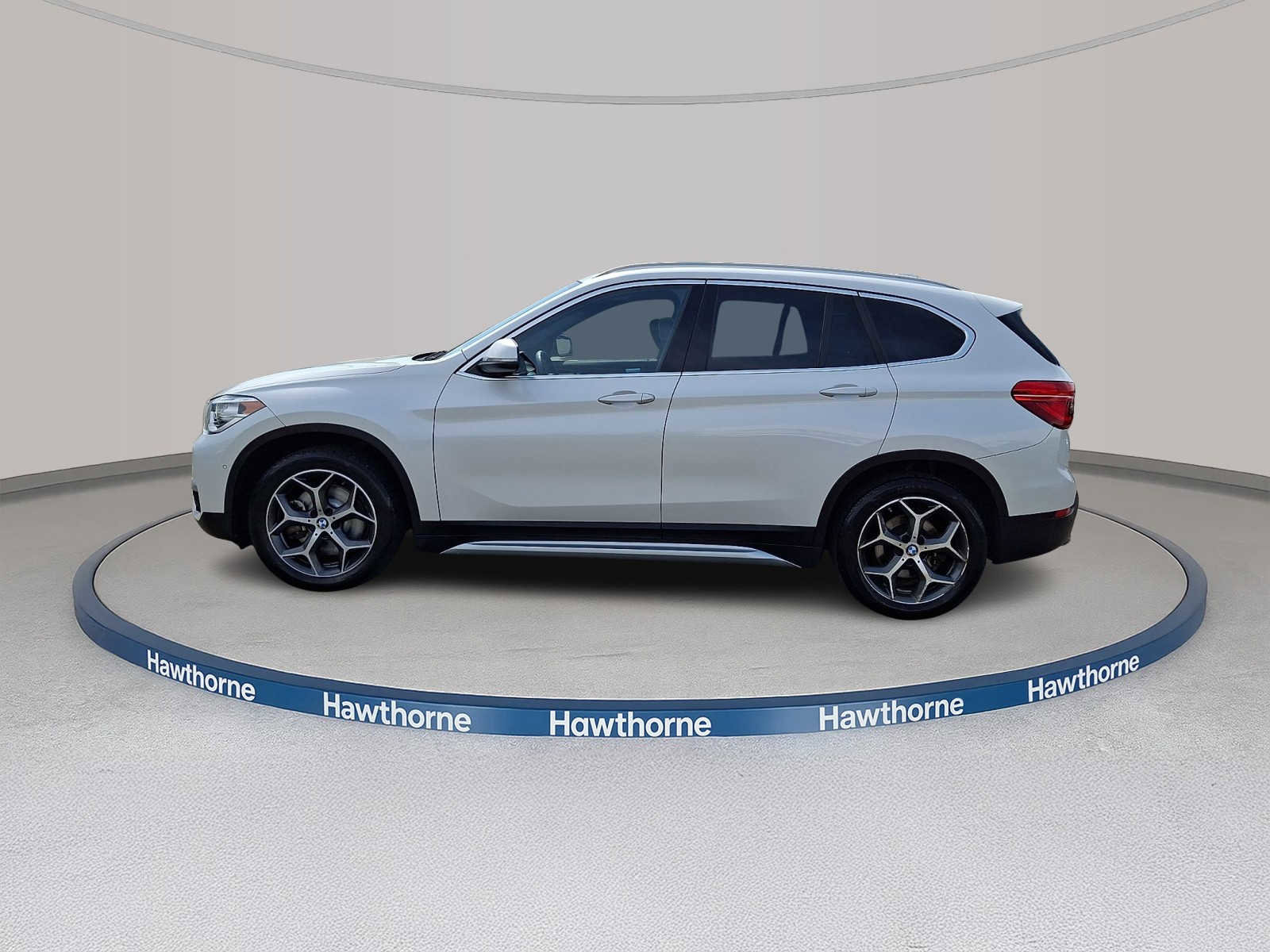 Used 2018 BMW X1 xDrive28i w/ Premium Package AWD/4WD image 4