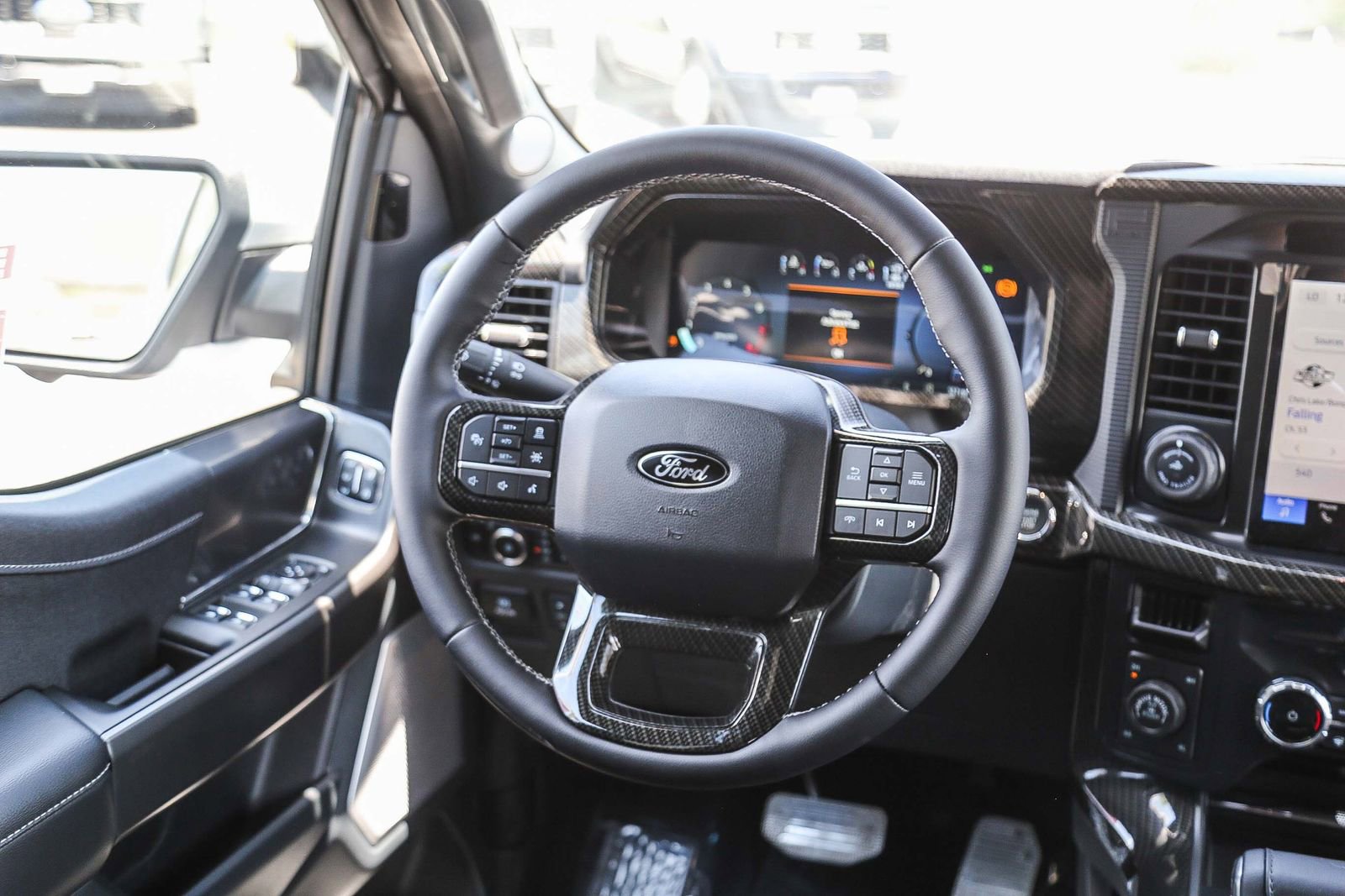 New 2025 Ford F150 Lariat w/ Equipment Group 502A High image 19