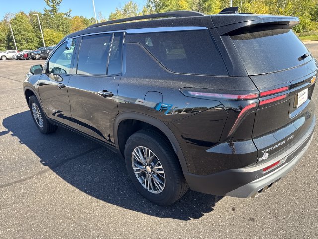 Used 2026 Chevrolet Traverse LT AWD/4WD image 3
