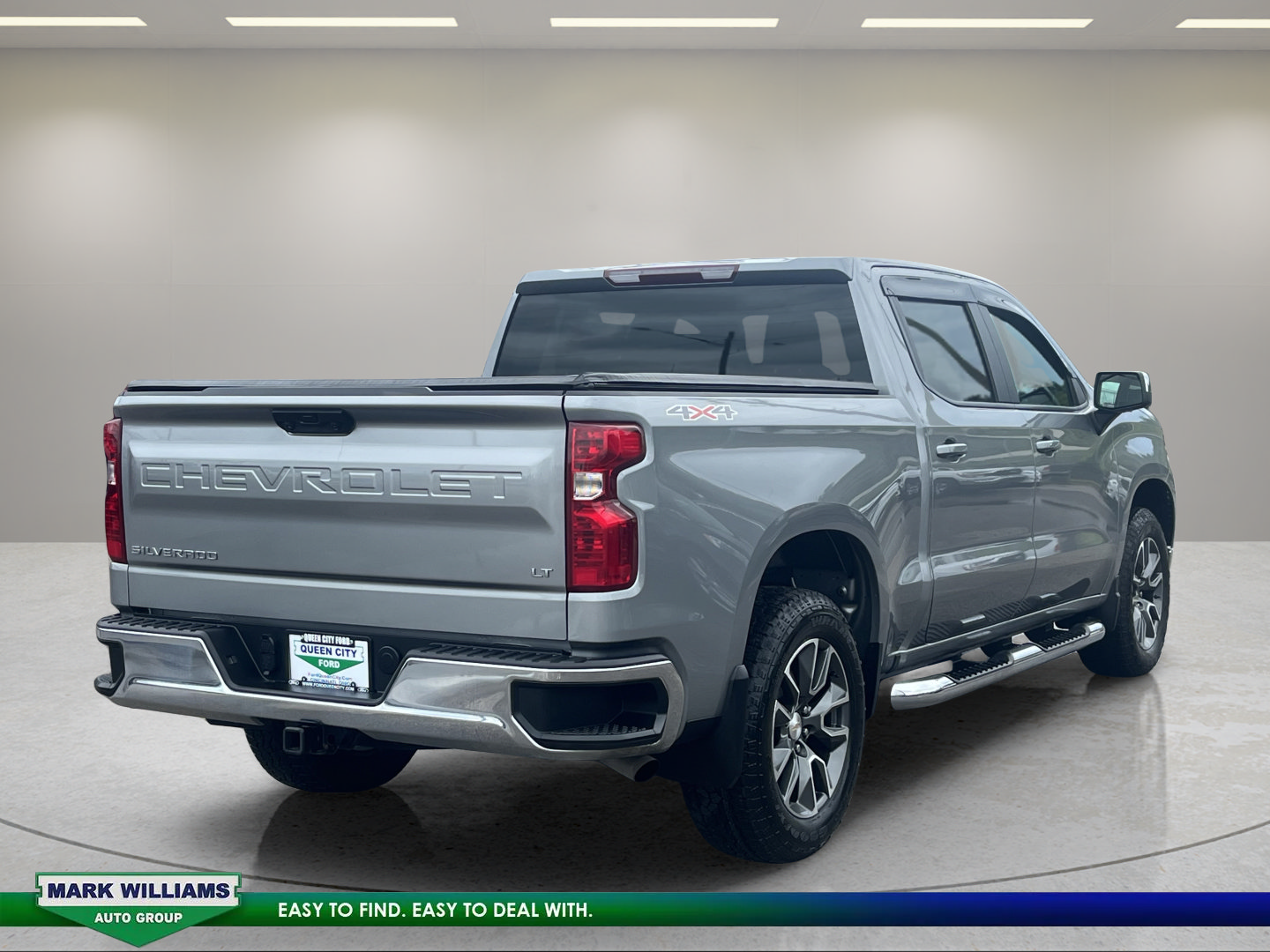 Used 2024 Chevrolet Silverado 1500 LT AWD/4WD image 7