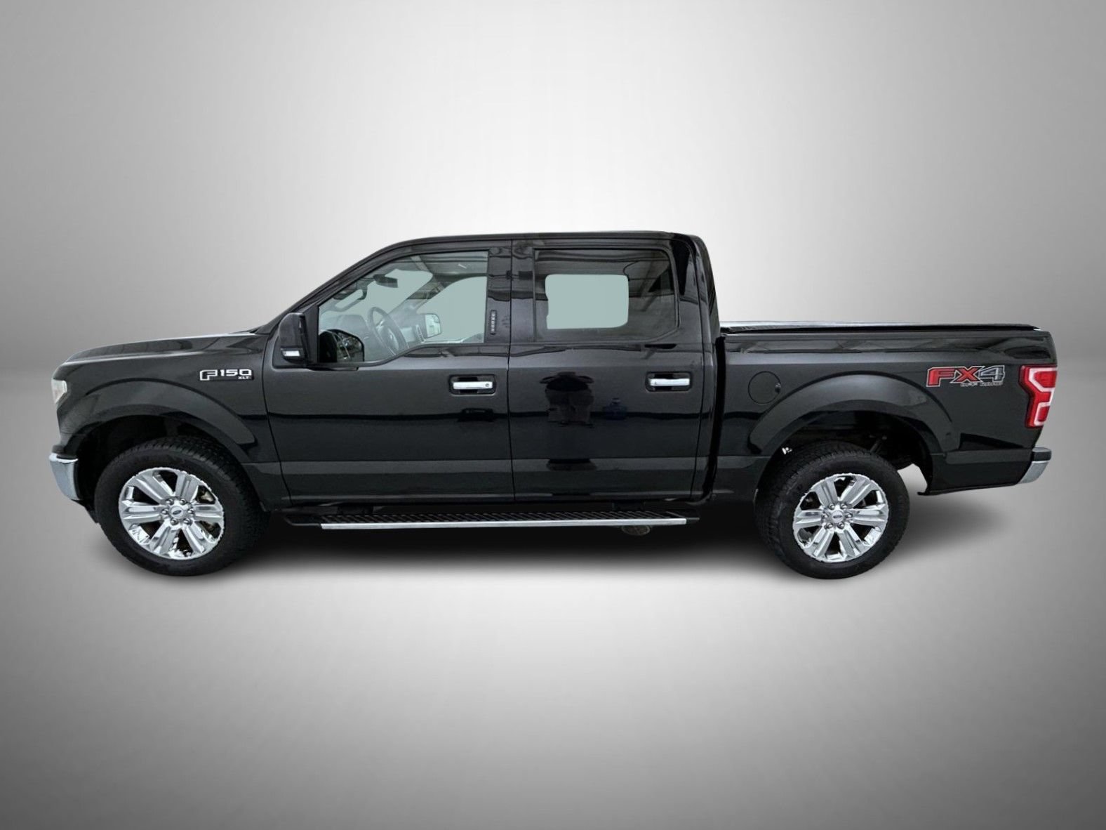Used 2018 Ford F150 XLT w/ Equipment Group 302A Luxury AWD/4WD image 8