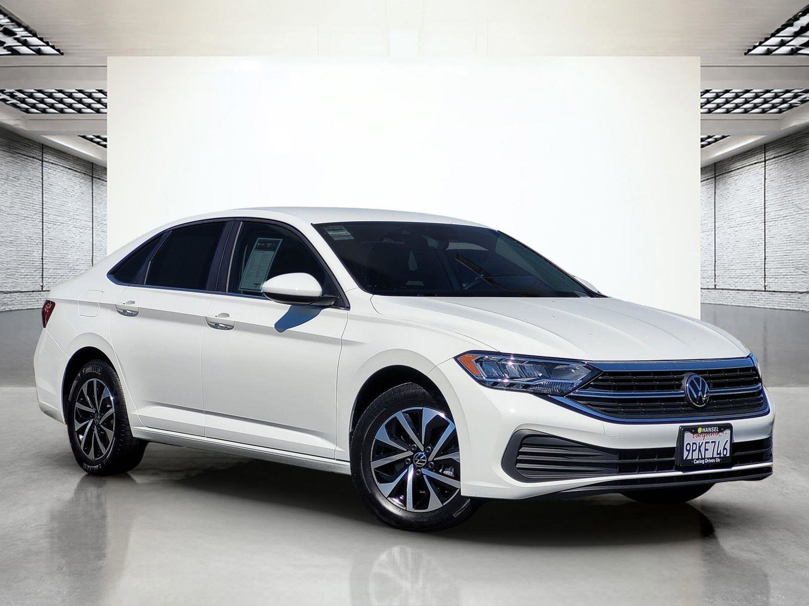 Used 2024 Volkswagen Jetta S image 2