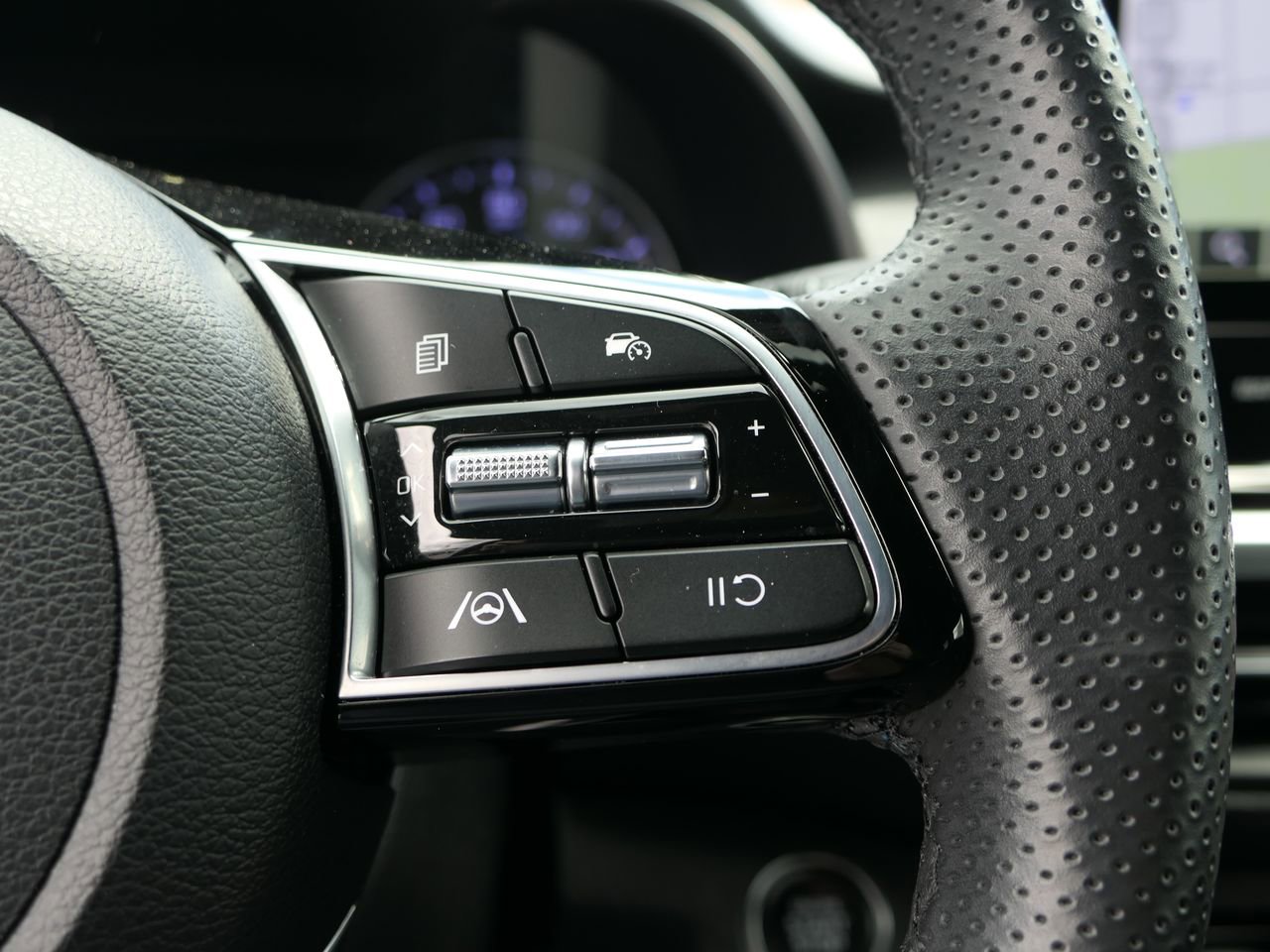 Used 2023 Kia Forte GT-Line FWD image 17