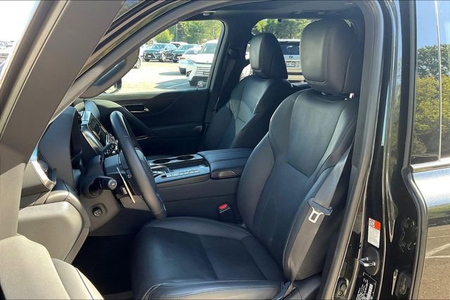 Used 2025 Lexus LX 700h Overtrail w/ Accessory Package (Z1) AWD/4WD image 21