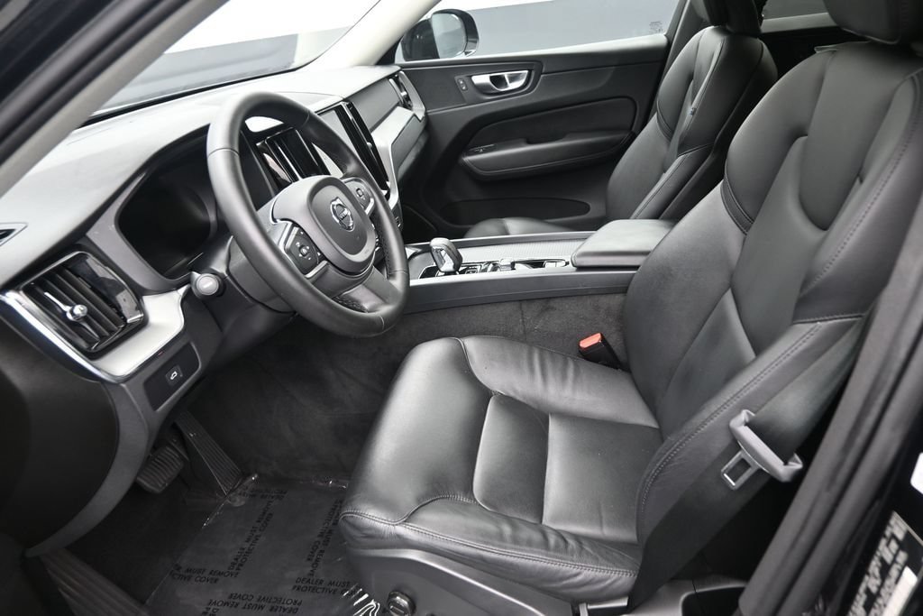Used 2024 Volvo XC60 B5 Core w/ Protection Package Premier AWD/4WD image 12