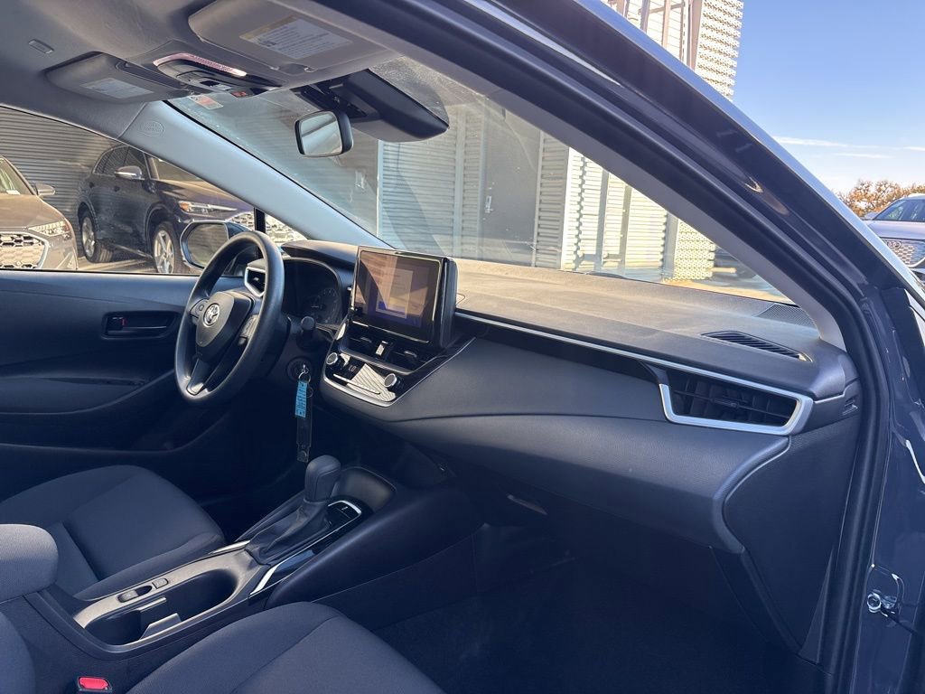 Used 2025 Toyota Corolla LE image 15