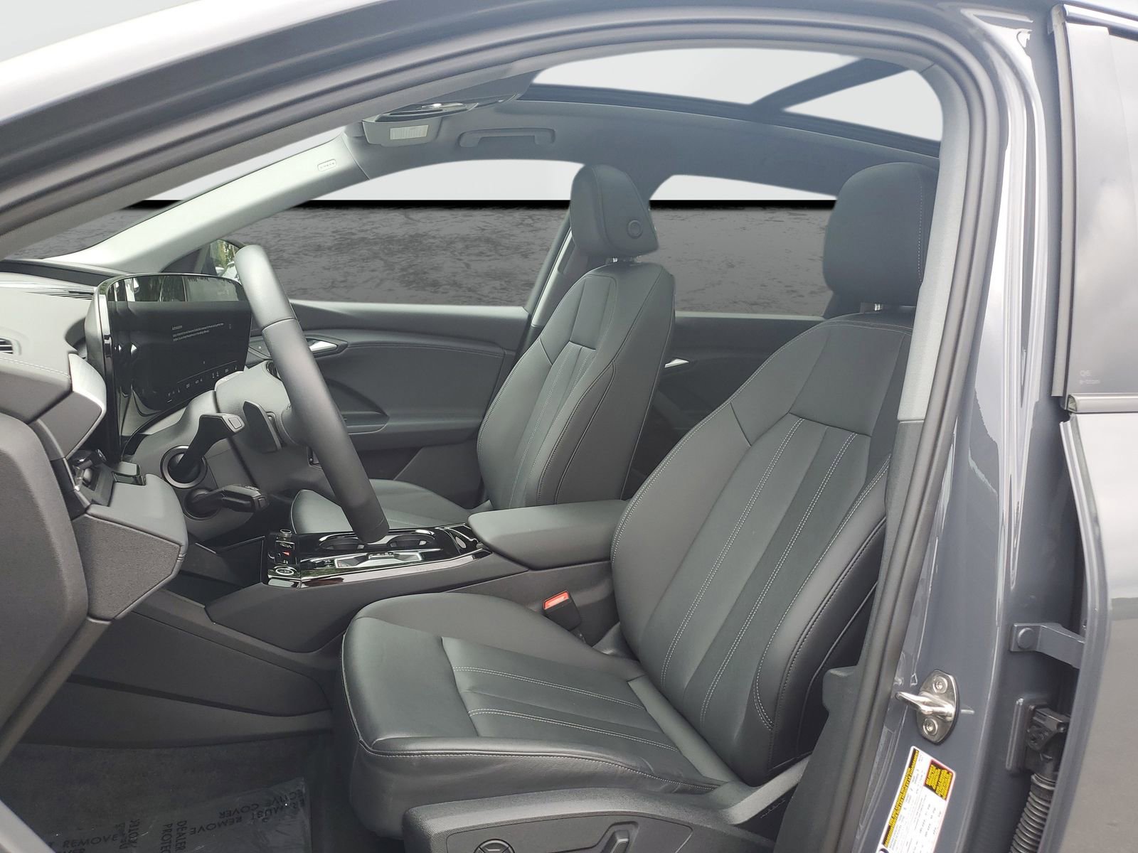 Used 2025 Audi Q6 e-tron Premium w/ Convenience Package image 18