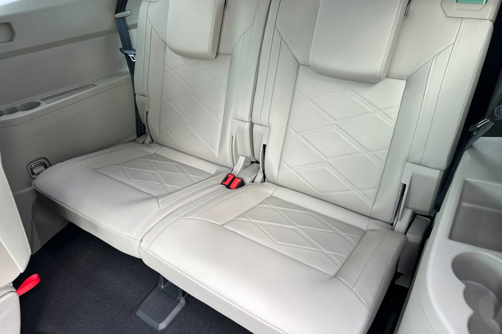 New 2026 Volkswagen Atlas SE image 14