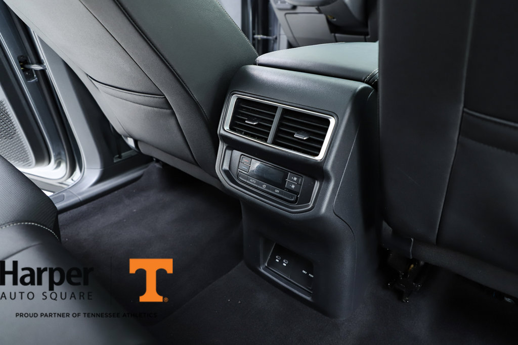Used 2025 Volkswagen Atlas SE w/ Panoramic Sunroof Package FWD image 39