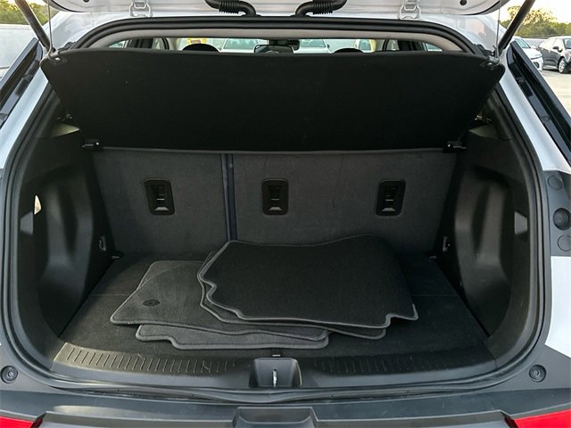 Used 2022 Chevrolet Bolt EUV LT w/ Convenience Package image 10