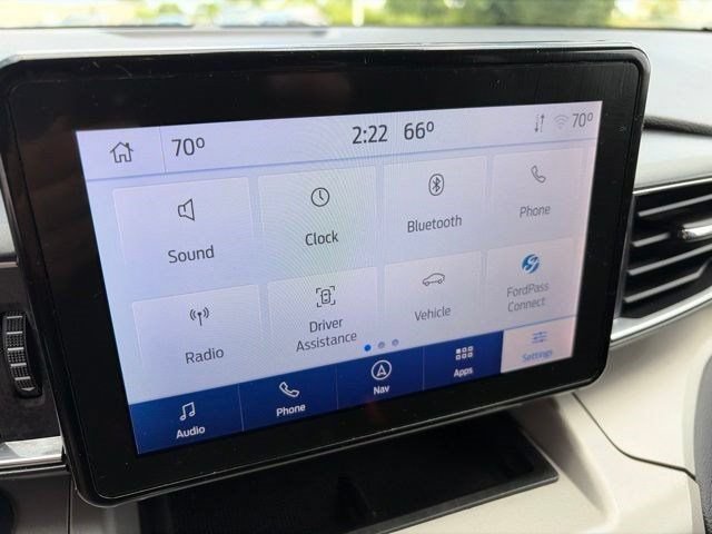 Used 2022 Ford Explorer XLT w/ Equipment Group 202A AWD/4WD image 22