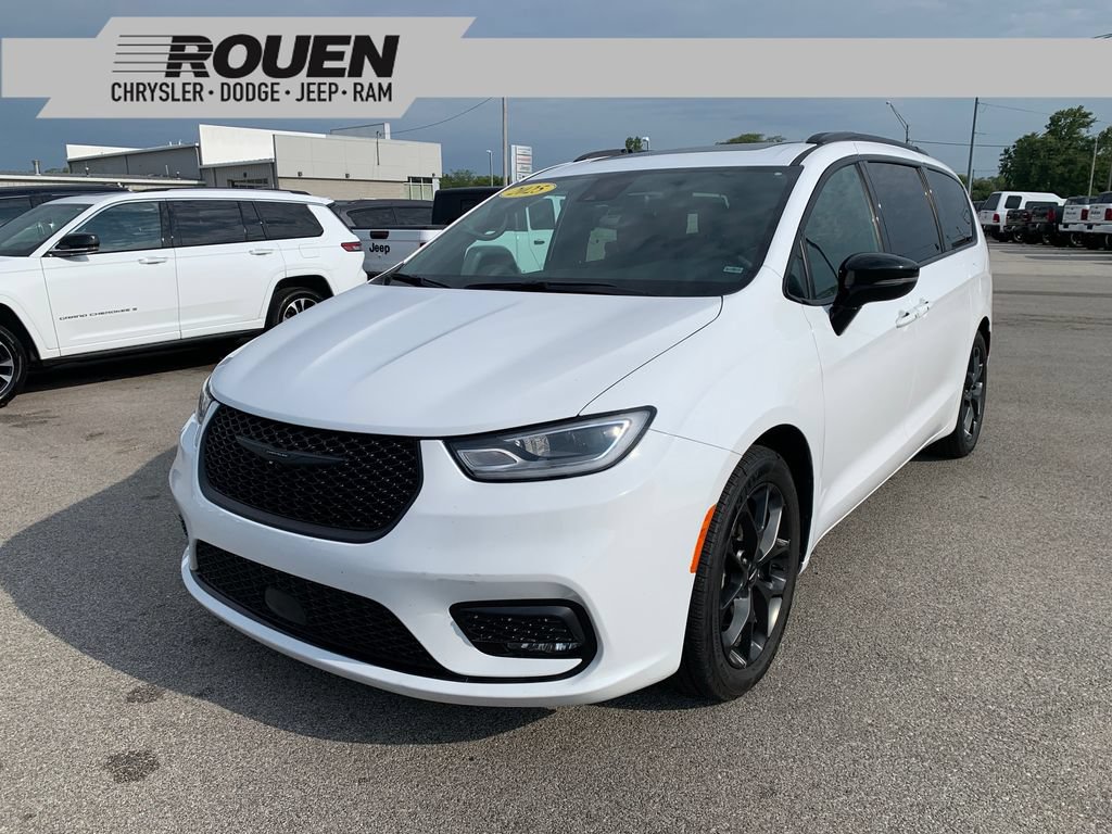 Used 2025 Chrysler Pacifica Limited FWD 360° Tour