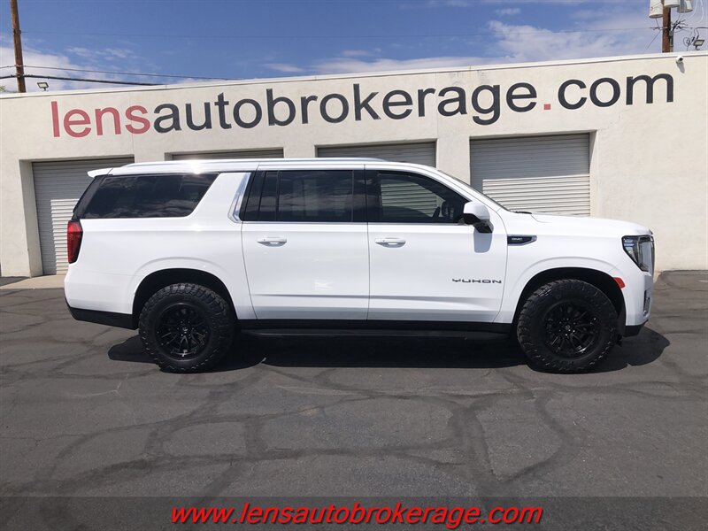 Used 2022 GMC Yukon XL SLE w/ Gmc Pro Safety Plus Package RWD image 1