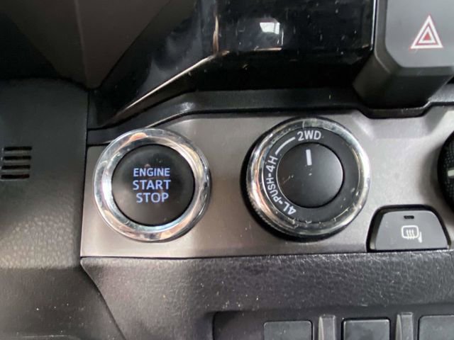 Used 2018 Toyota Tacoma TRD Sport image 19