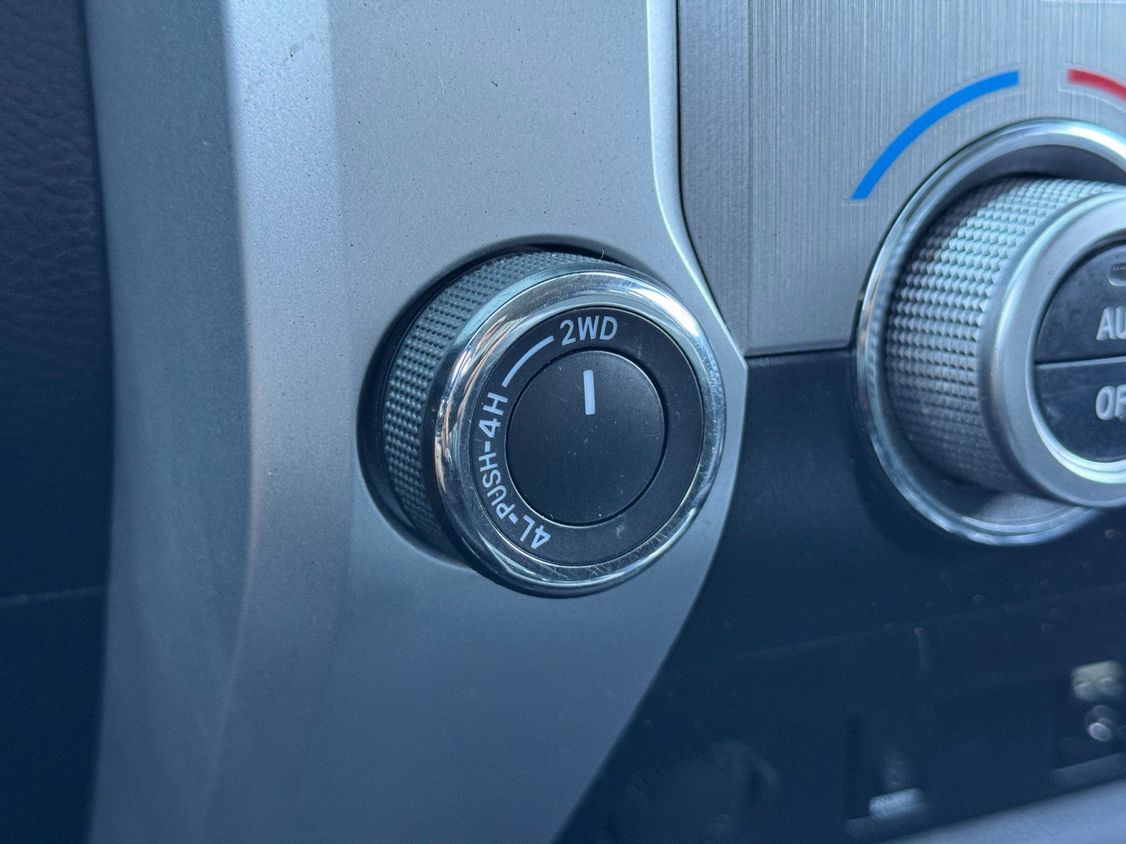 Used 2015 Toyota Tundra Limited w/ Limited Premium Package image 27