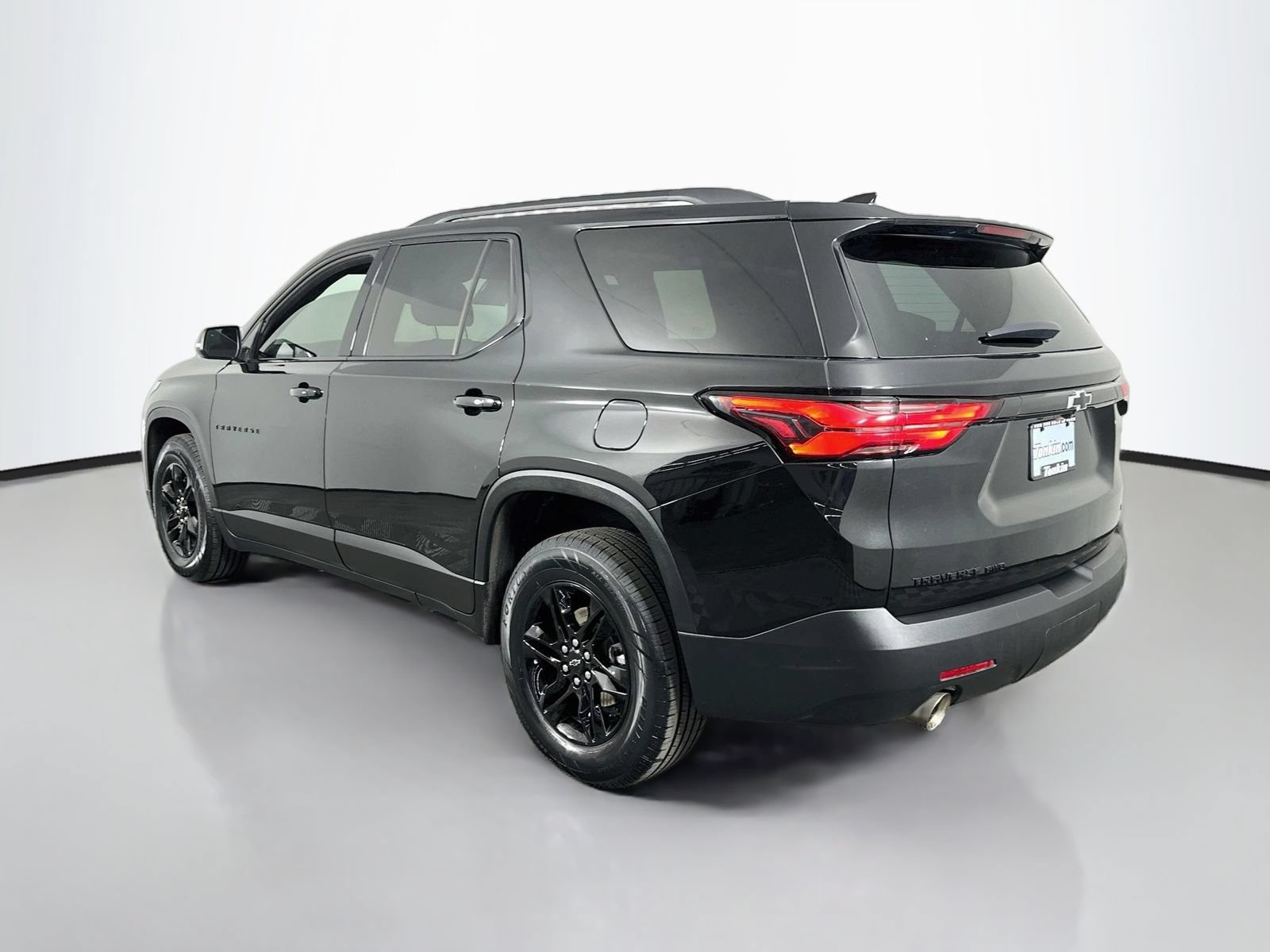 Used 2023 Chevrolet Traverse LT w/ Midnight/Sport Edition AWD/4WD image 6