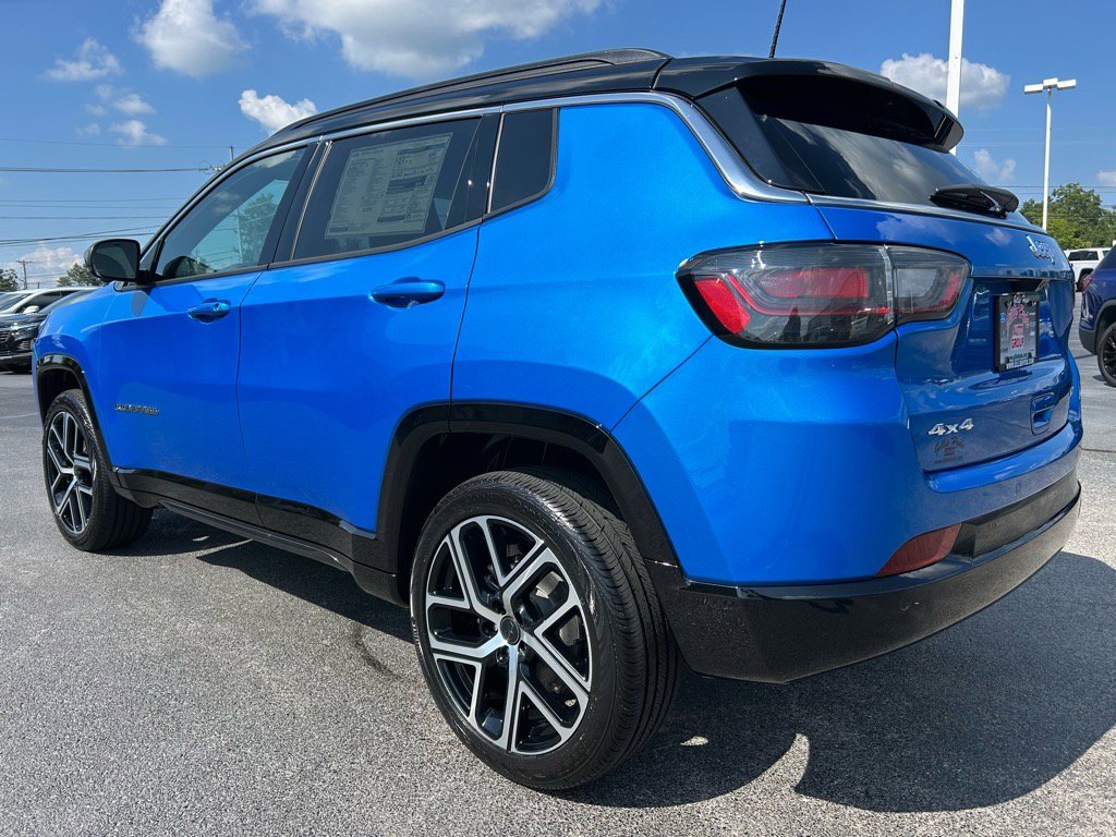 New 2025 Jeep Compass Limited image 10