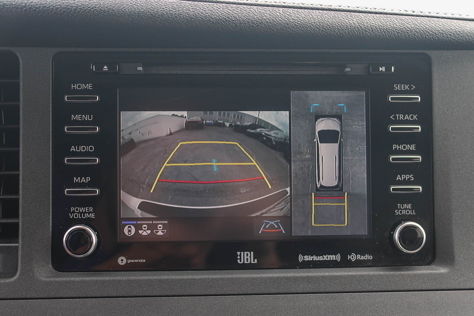 Used 2020 Toyota Sienna Limited Premium w/ Carpet Mat Package FWD image 25