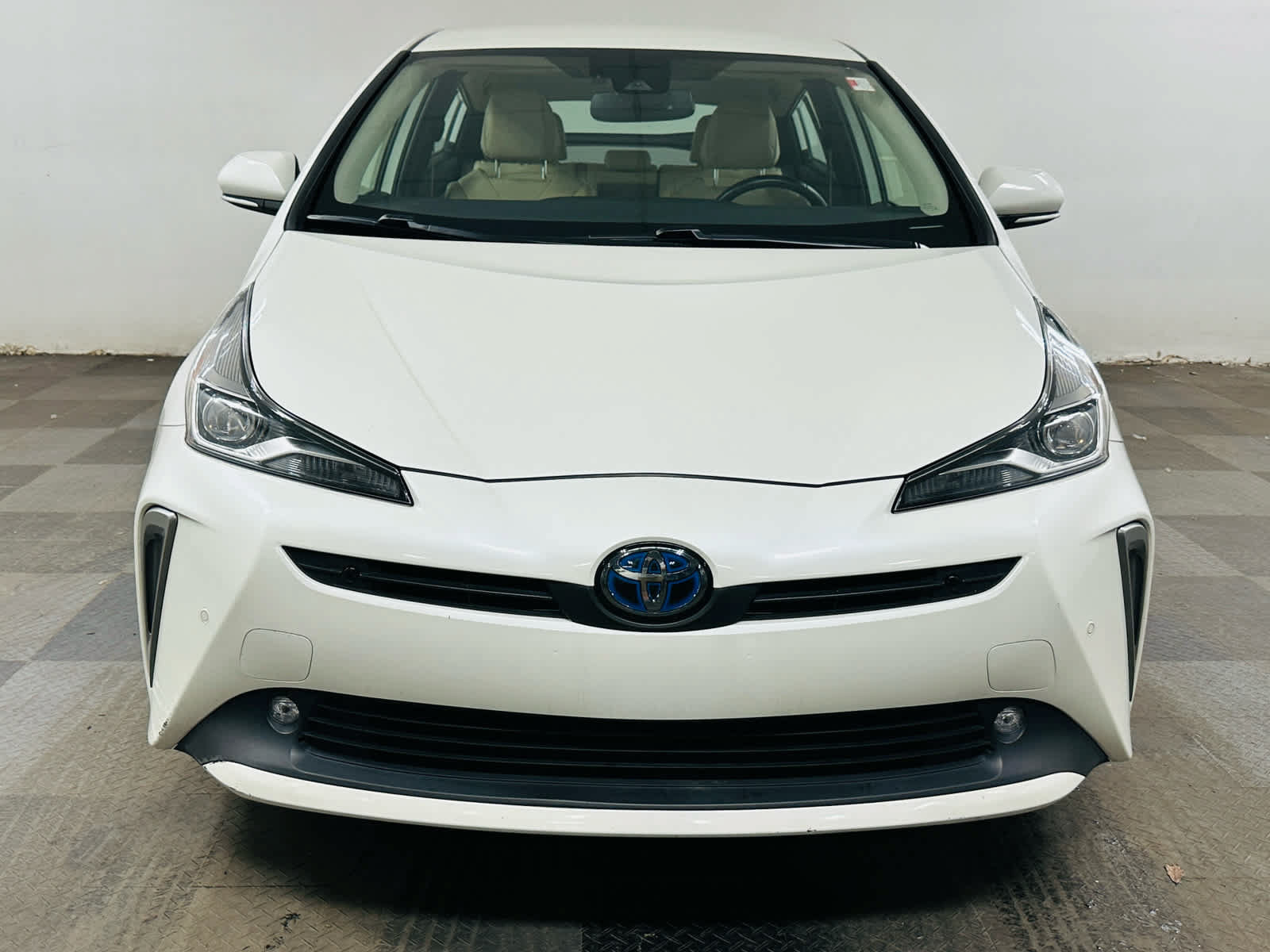 Used 2020 Toyota Prius XLE AWD/4WD image 2