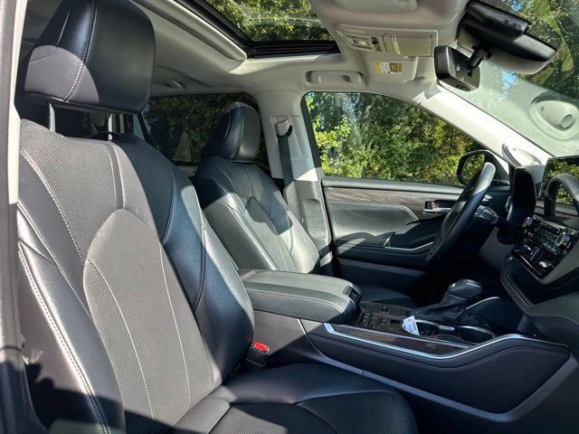Used 2021 Toyota Highlander Limited AWD/4WD image 21