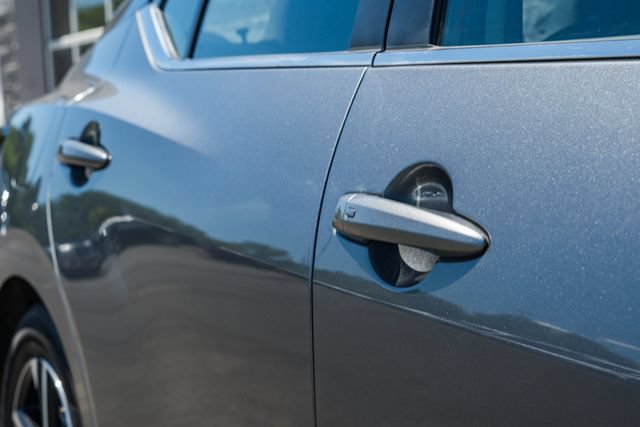 Used 2025 Nissan Sentra SV FWD image 16