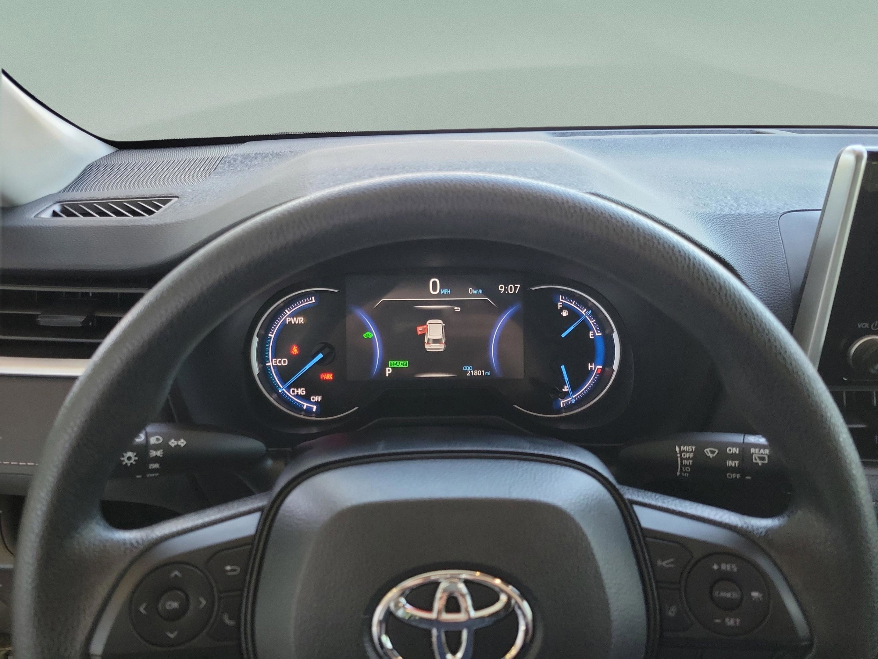 Certified 2025 Toyota RAV4 LE image 18