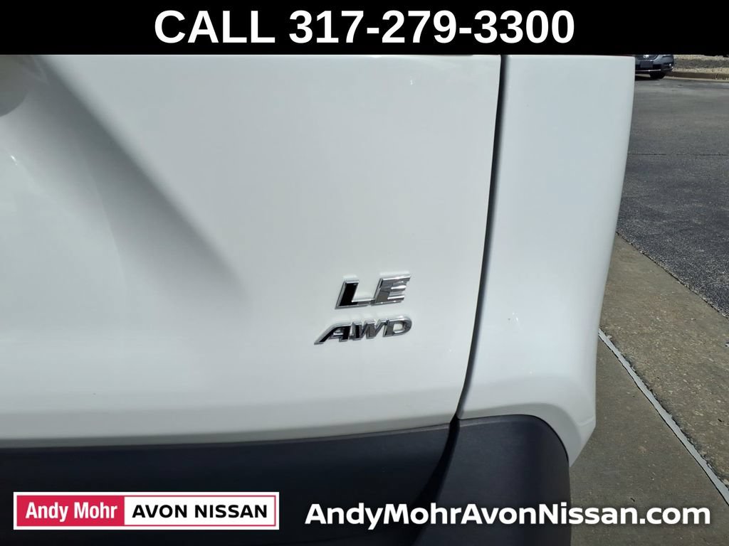 Used 2025 Toyota RAV4 LE AWD/4WD image 12