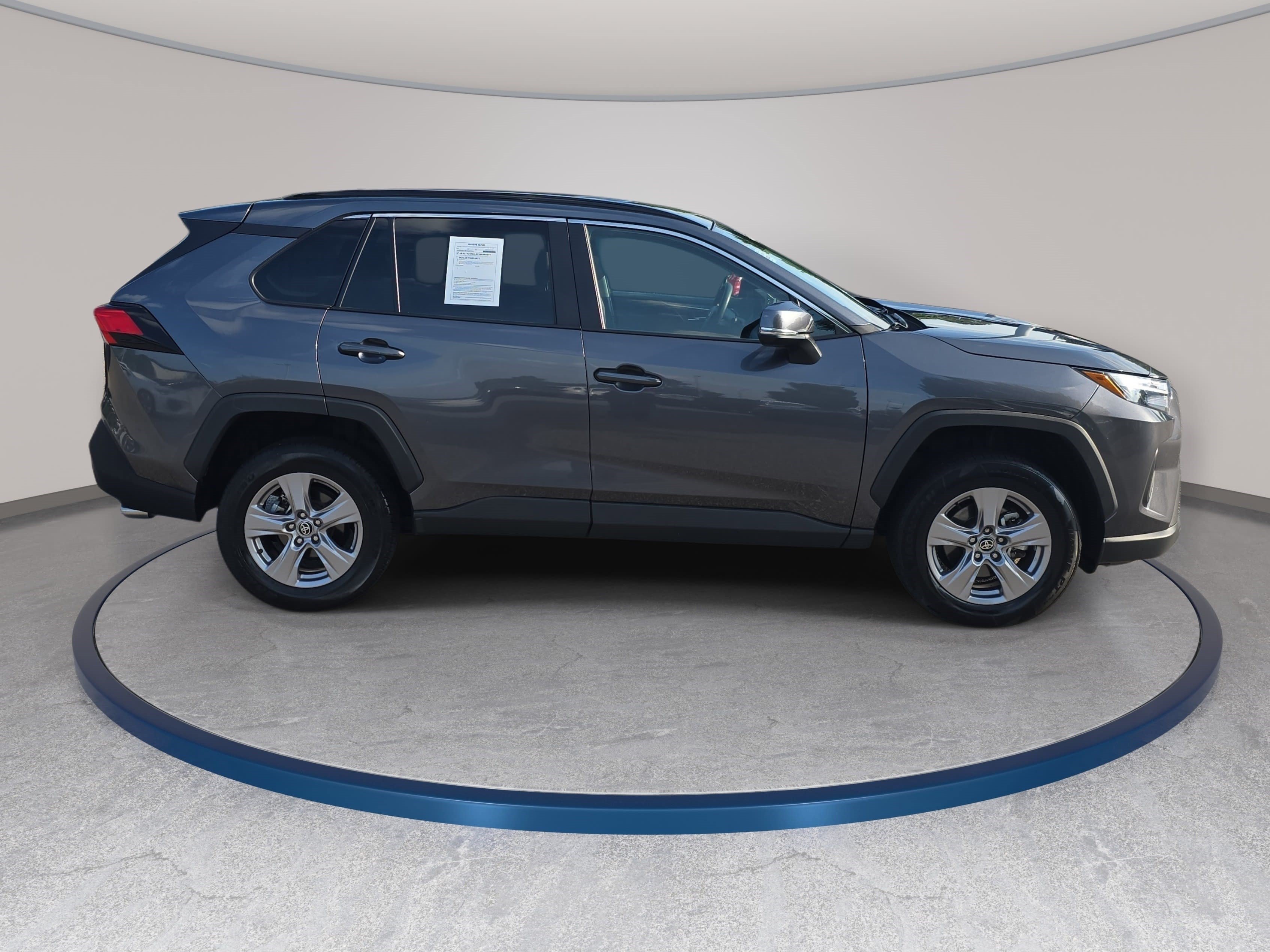 Used 2025 Toyota RAV4 XLE FWD image 4