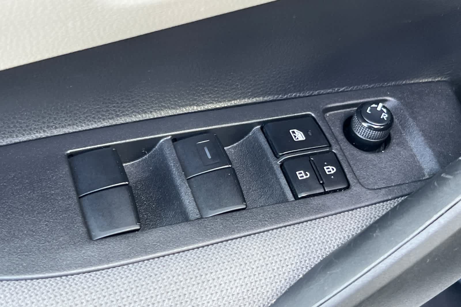 Used 2021 Toyota Corolla LE FWD image 13