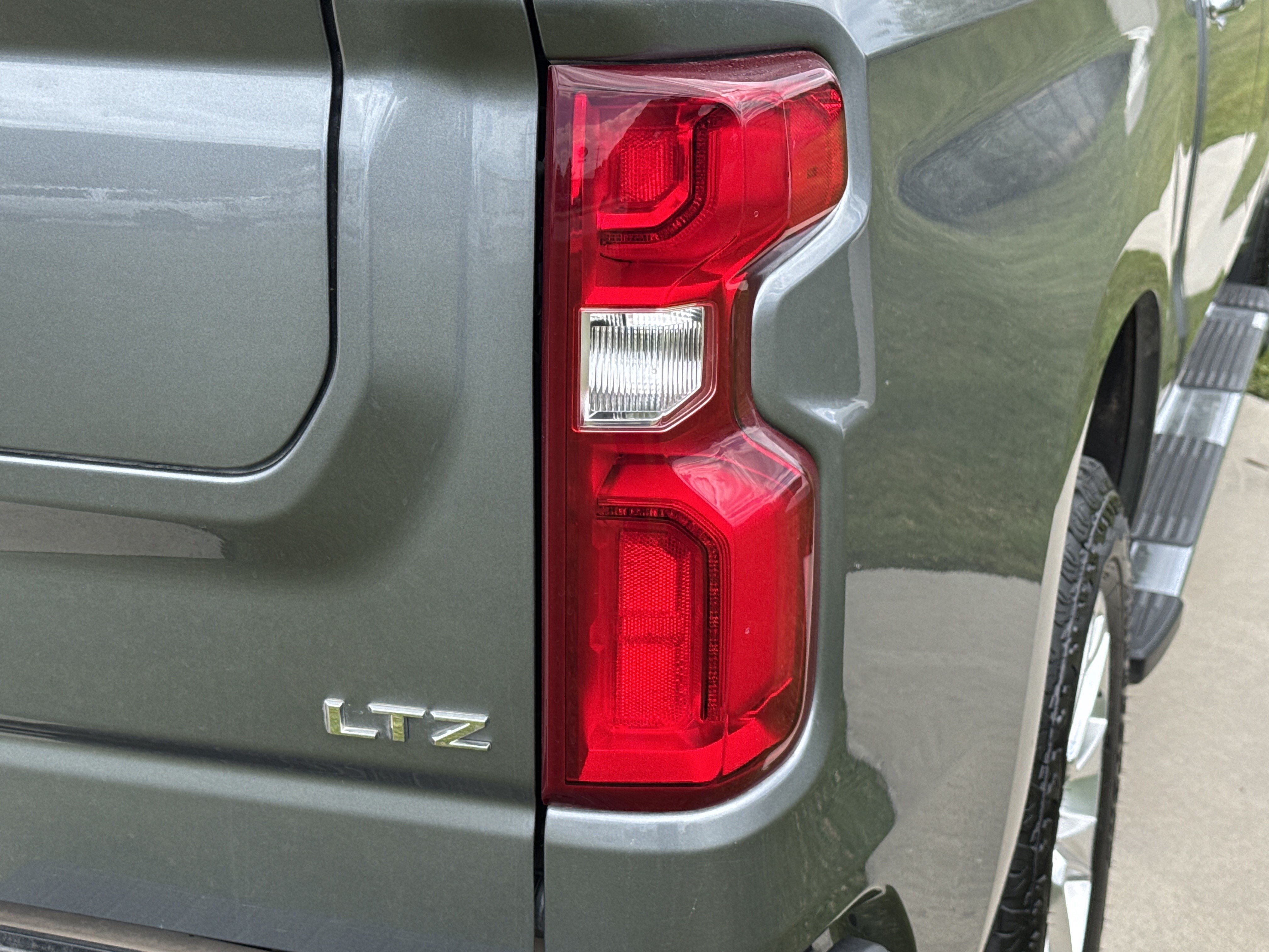 Used 2021 Chevrolet Silverado 1500 LTZ w/ Safety Package II AWD/4WD image 11