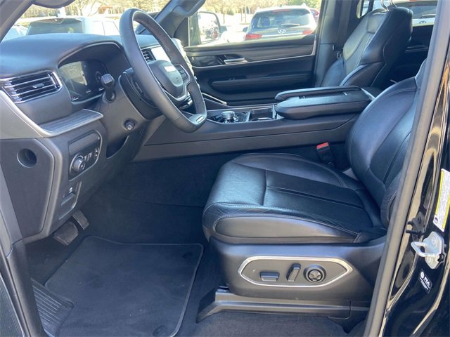 Used 2023 Jeep Wagoneer L Series II image 12