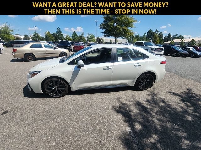 Used 2024 Toyota Corolla SE w/ Convenience Package FWD image 5