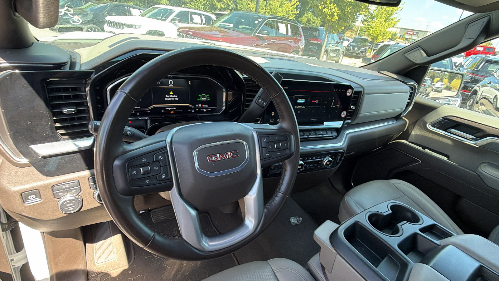 Used 2025 GMC Sierra 1500 SLT AWD/4WD image 24