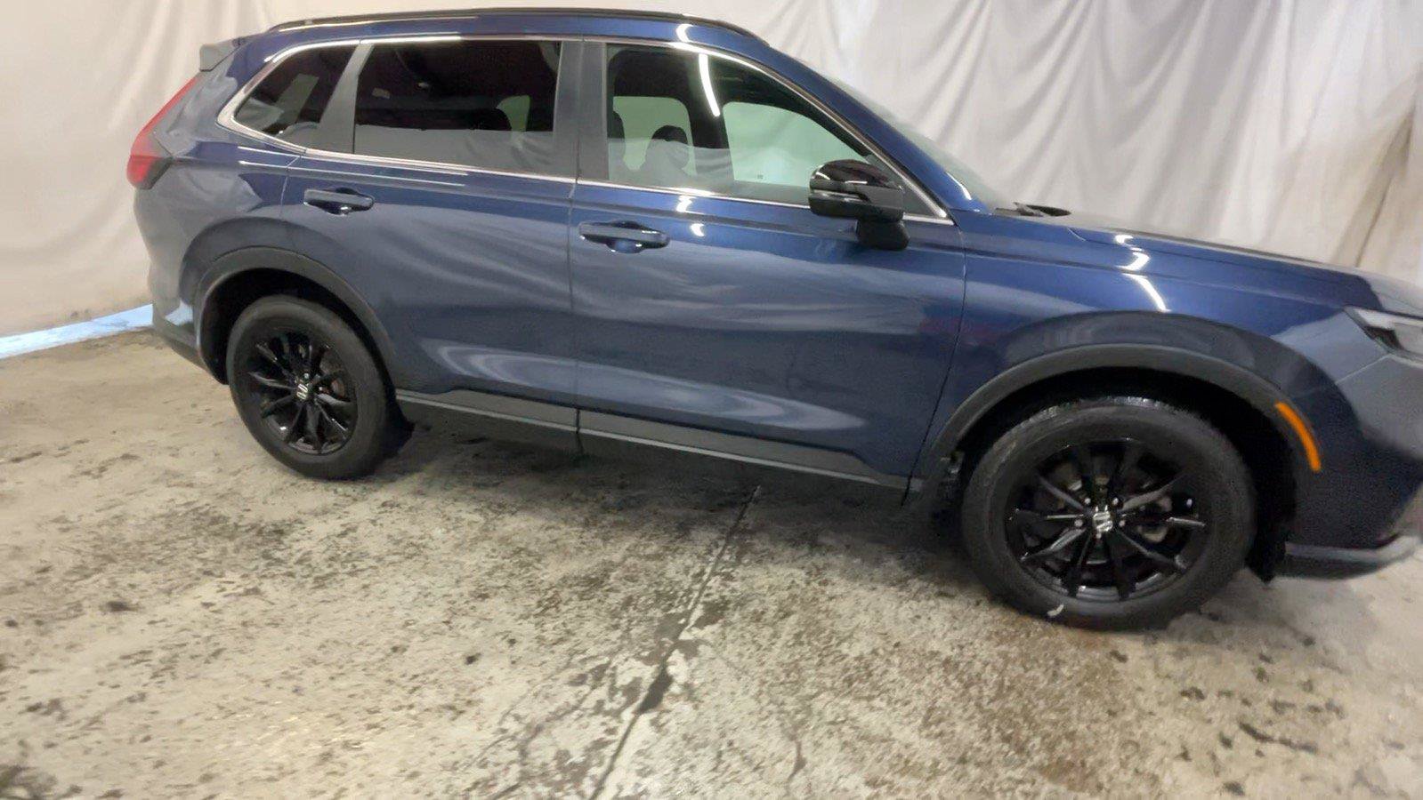 Used 2025 Honda CR-V Sport-L image 4