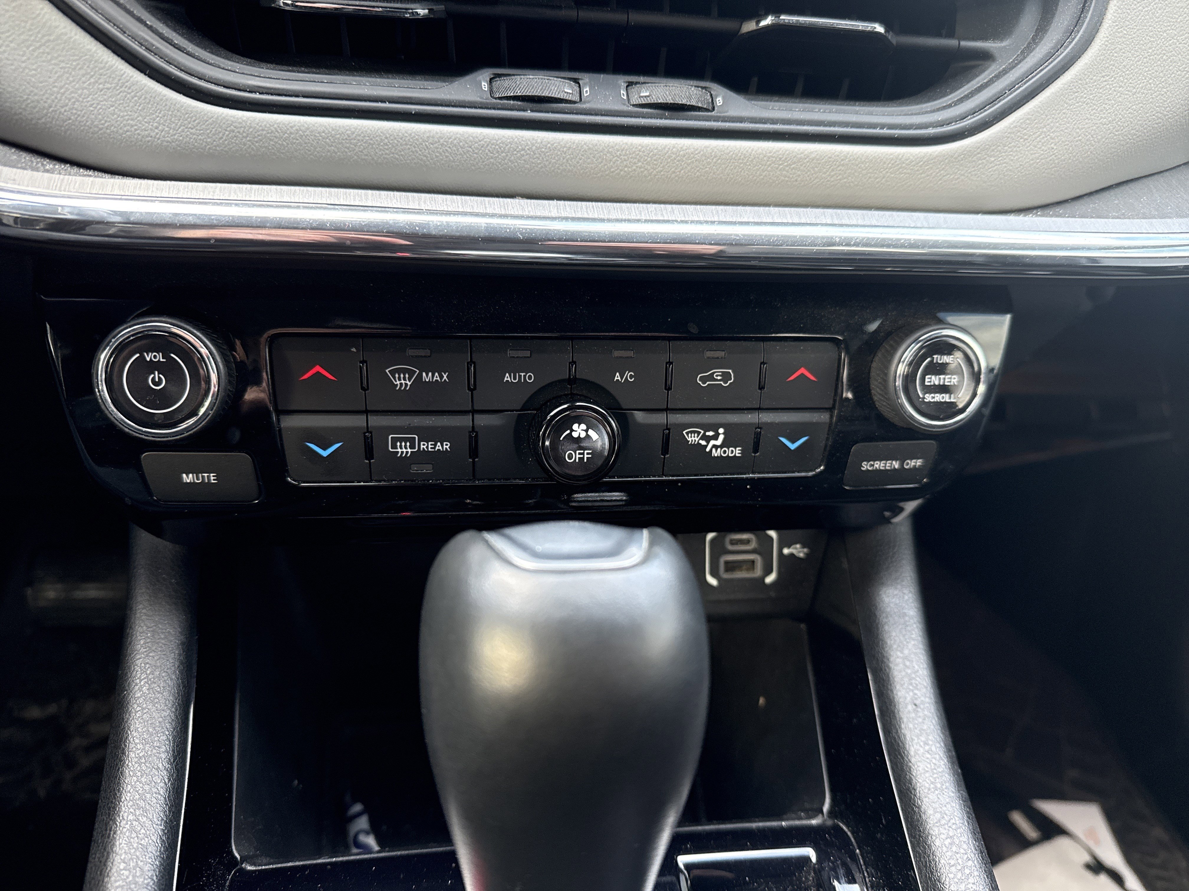 Certified 2022 Jeep Compass Limited w/ Sun and Sound Group image 19