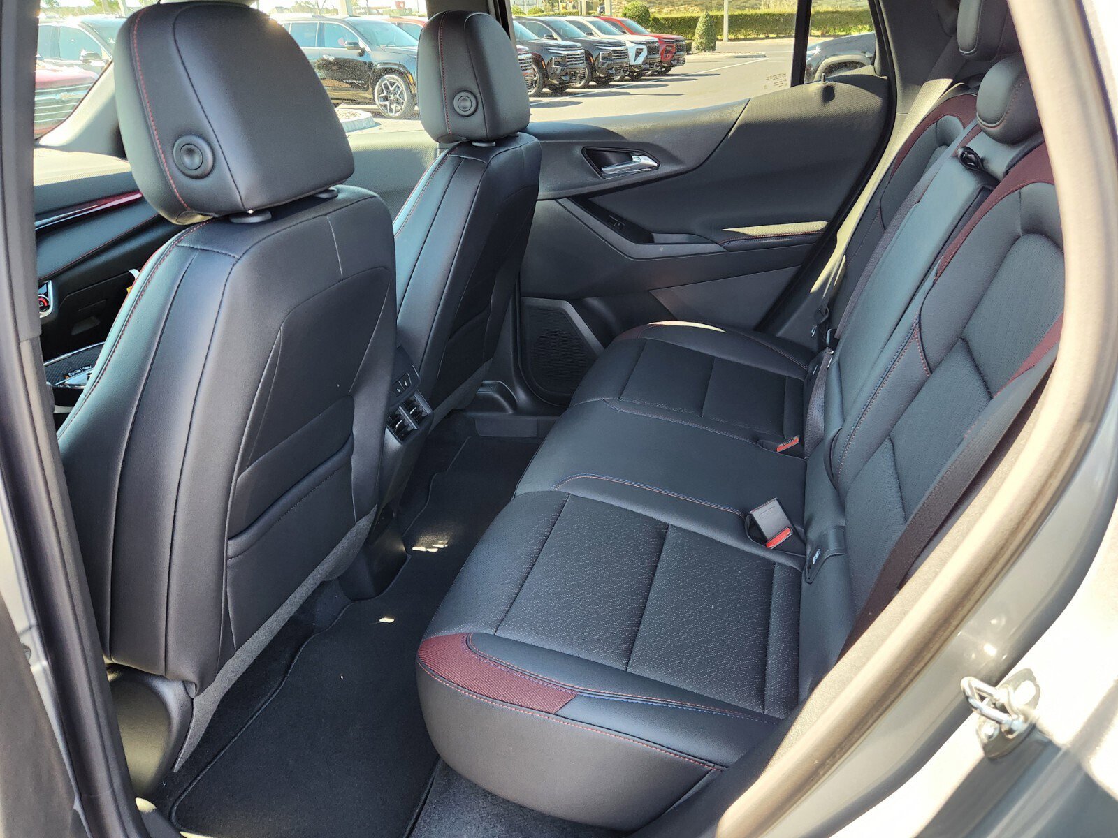 New 2026 Chevrolet Equinox RS w/ Convenience Package III FWD image 6