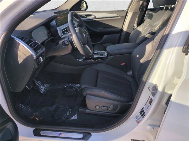 Certified 2025 BMW X4 xDrive30i w/ Premium Package AWD/4WD image 17