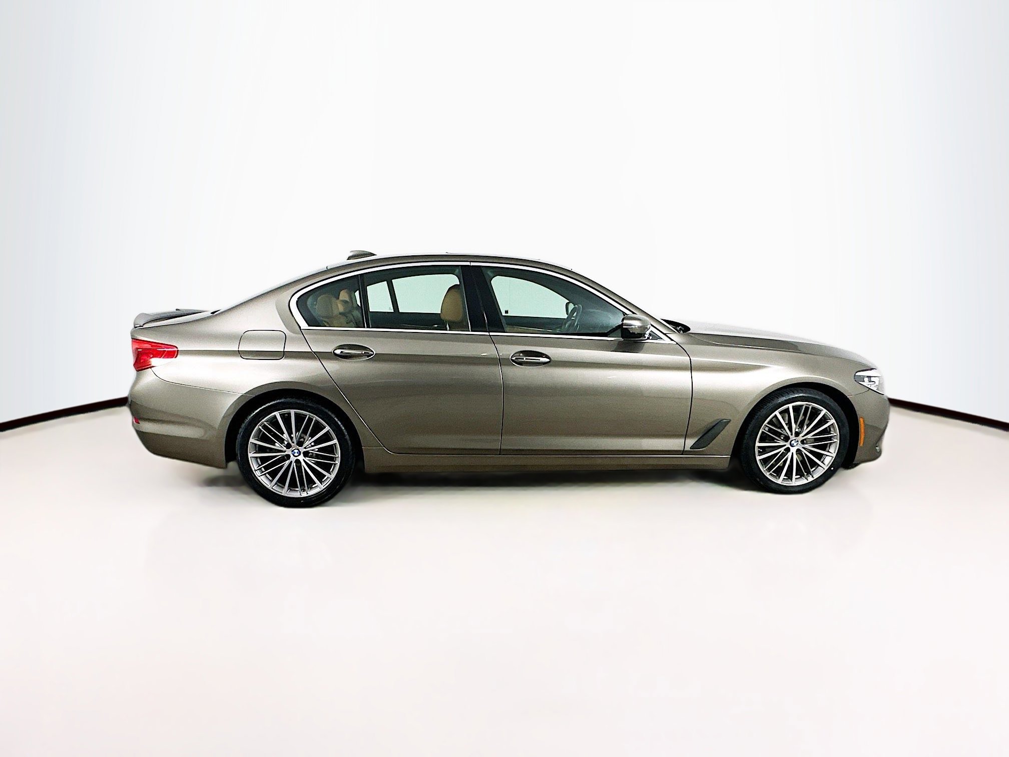 Used 2018 BMW 530i image 10