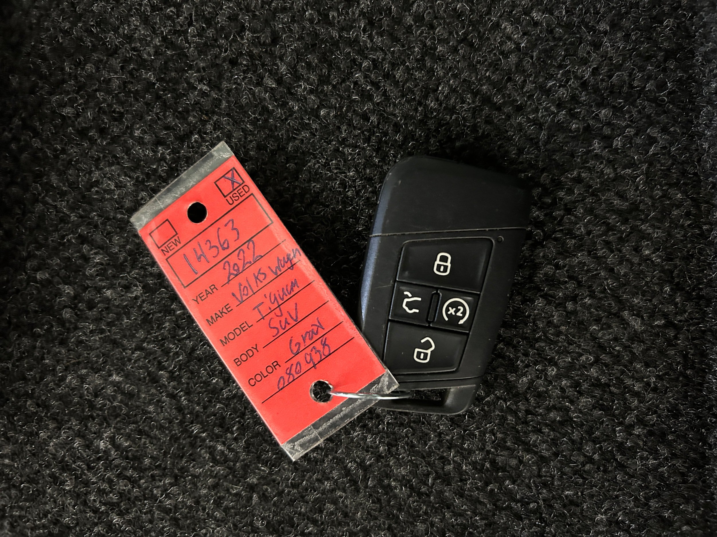 Used 2022 Volkswagen Tiguan SE AWD/4WD image 38