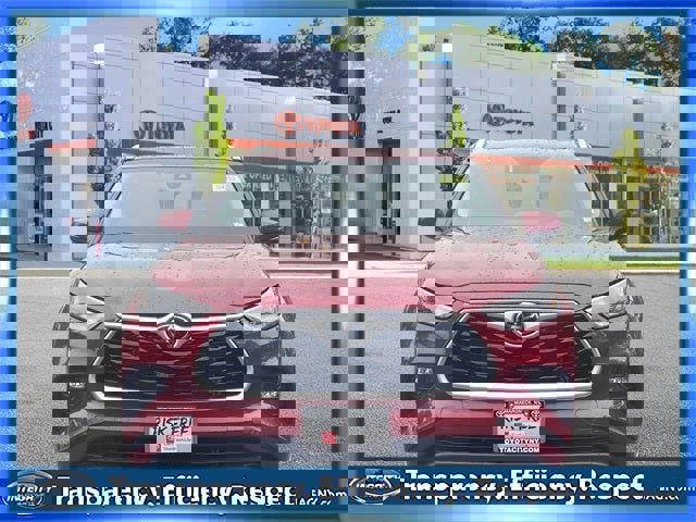 Certified 2024 Toyota Highlander XLE image 2