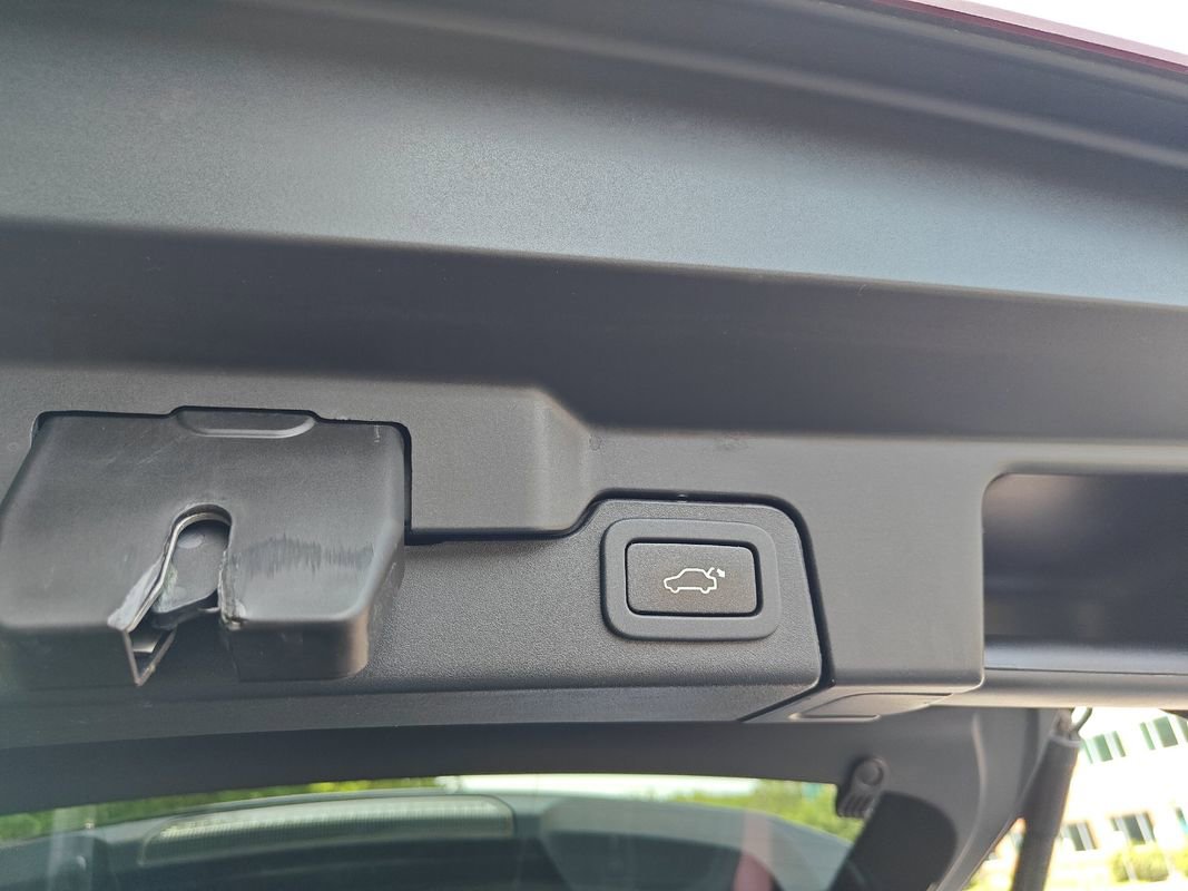 Used 2012 Land Rover Range Rover Evoque Prestige w/ Prestige Premium Pkg image 15