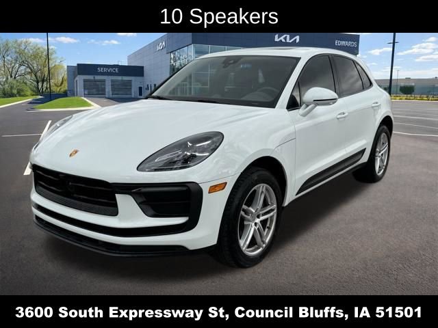 Used 2022 Porsche Macan AWD/4WD image 8