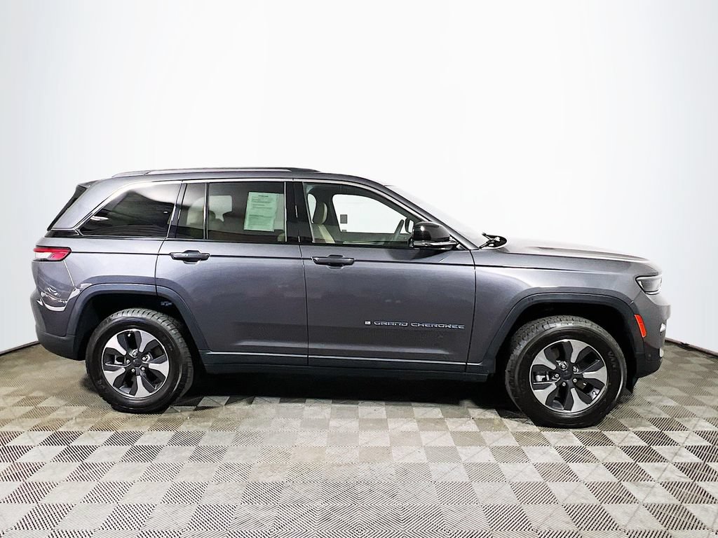 Used 2022 Jeep Grand Cherokee Limited 4xe w/ Luxury Tech Group II AWD/4WD image 8