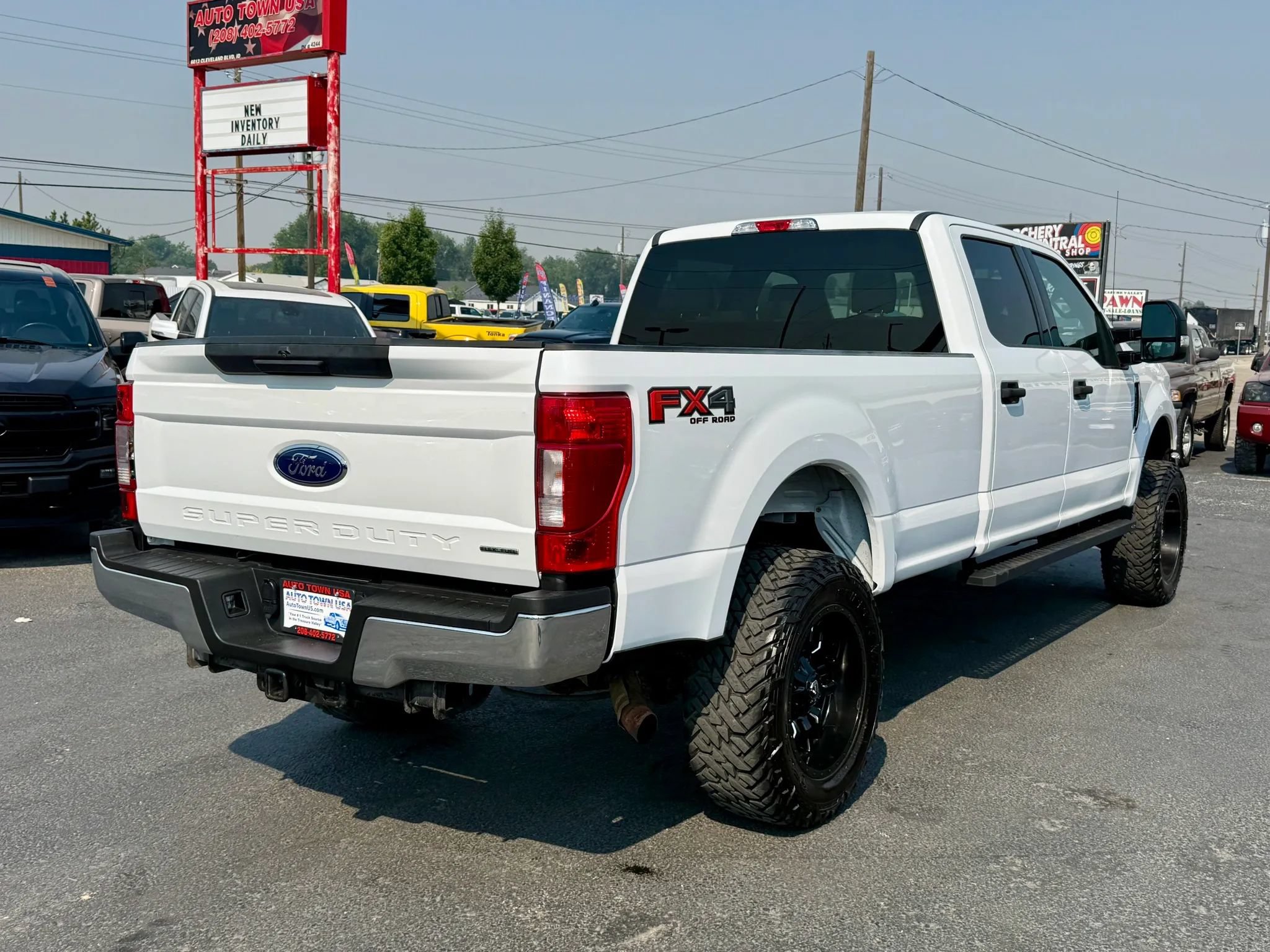 Used 2017 Ford F350 XLT w/ Camper Package AWD/4WD image 5
